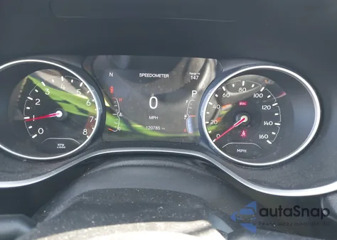 2018 Jeep Compass Latitude 4X4 from USA, damaged, VIN 3C4NJDBB9JT393364